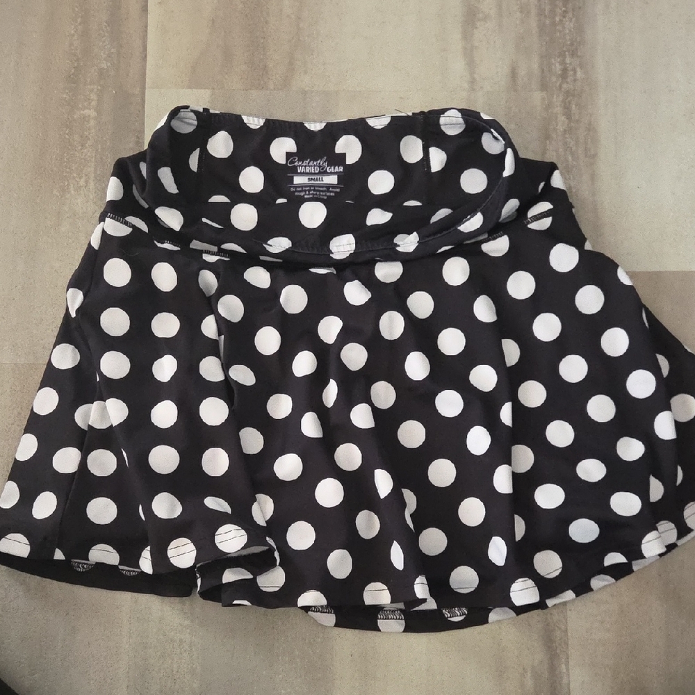 Constantly Varied Gear Black and White Polka Dot Skort Size Small